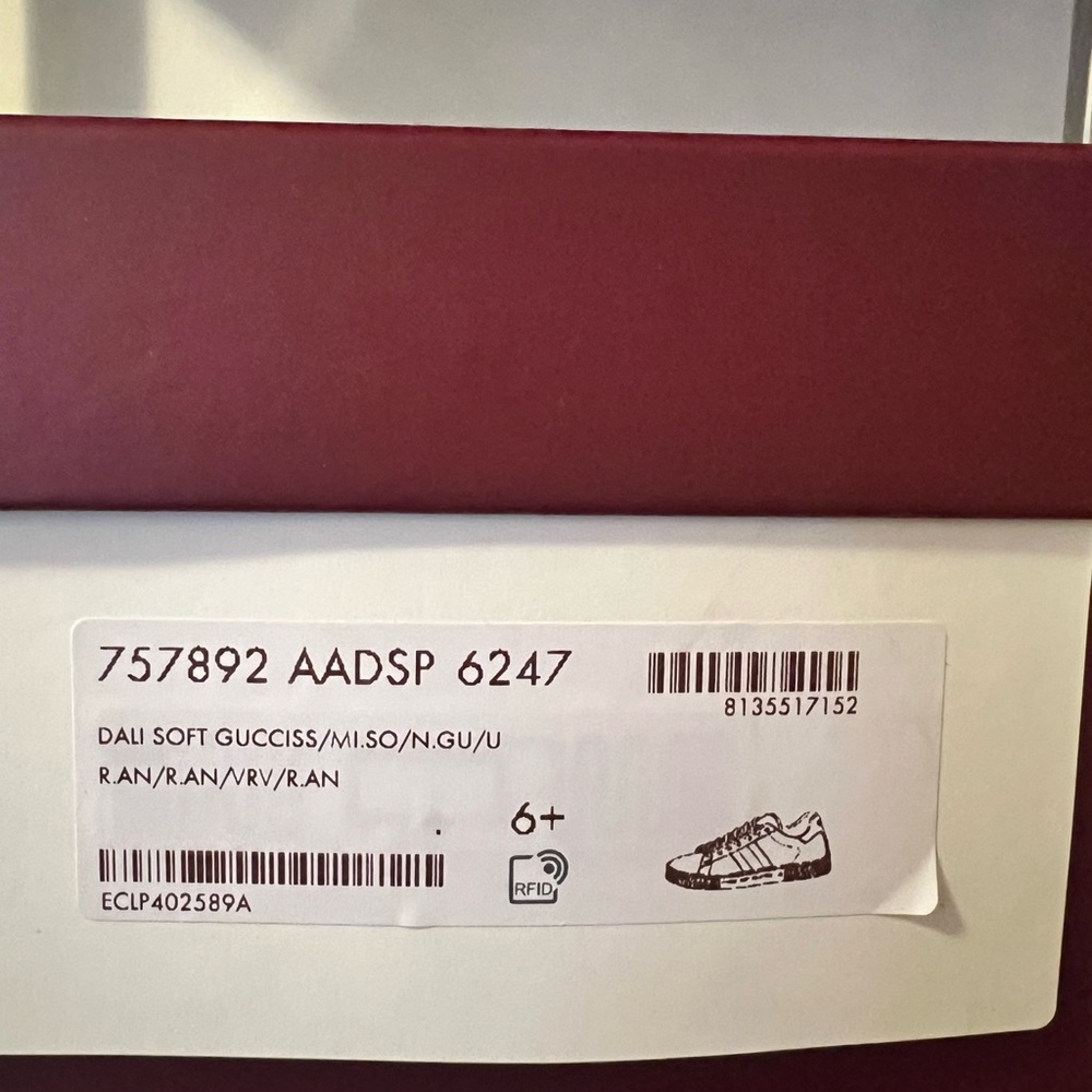 Gucci guccisima embossed beautiful shade of red/maroon sneaker